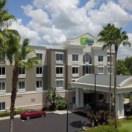 Holiday Inn Express And Suites Tampa I-75 At Bruce B. Downs By Ihg Dış mekan fotoğraf