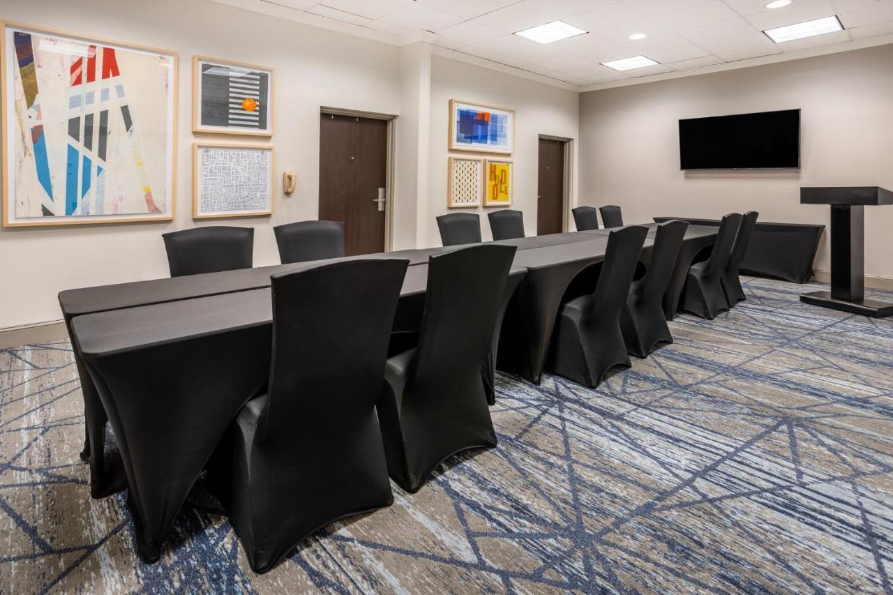 Holiday Inn Express And Suites Tampa I-75 At Bruce B. Downs By Ihg Dış mekan fotoğraf