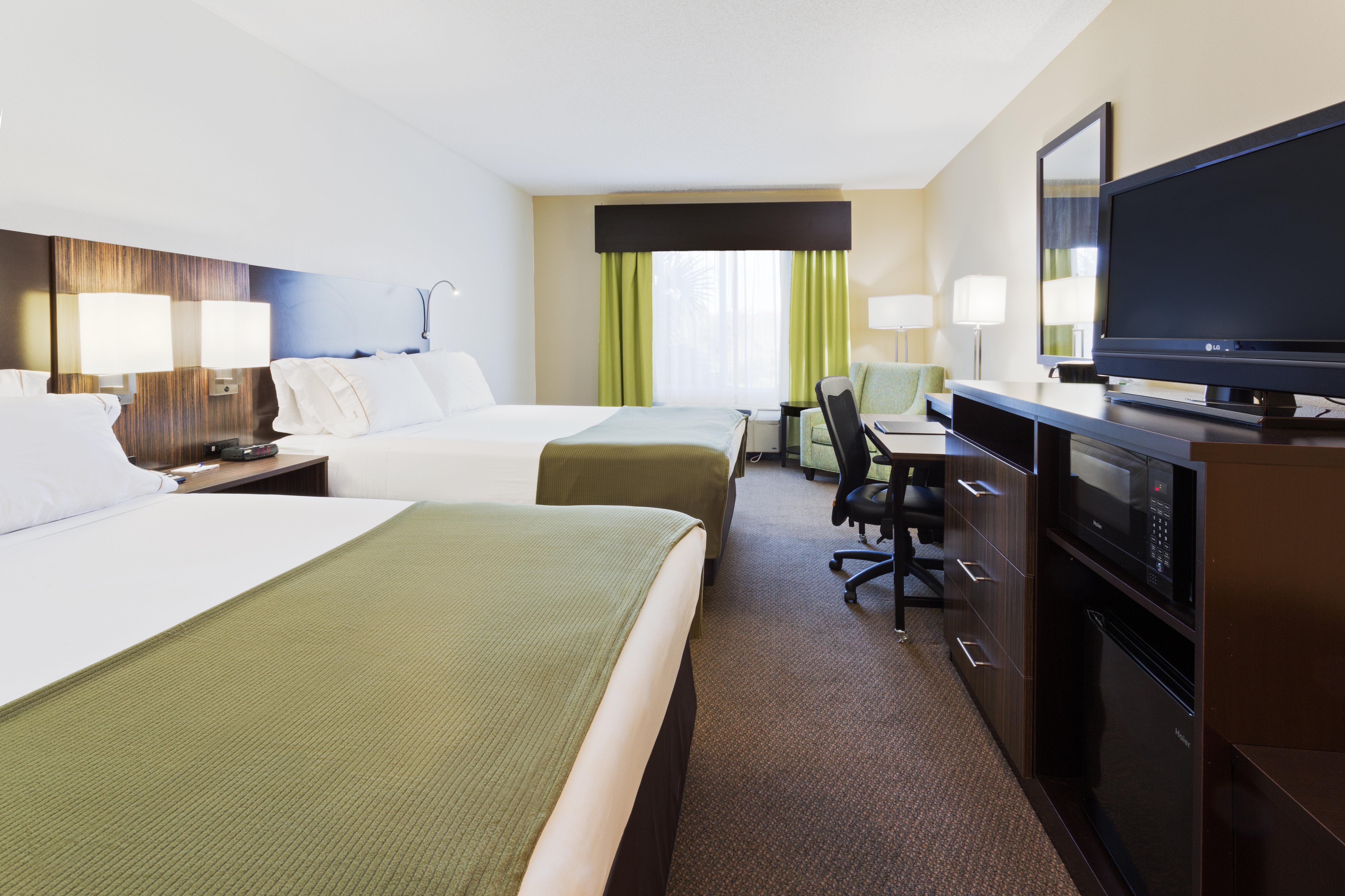Holiday Inn Express And Suites Tampa I-75 At Bruce B. Downs By Ihg Dış mekan fotoğraf