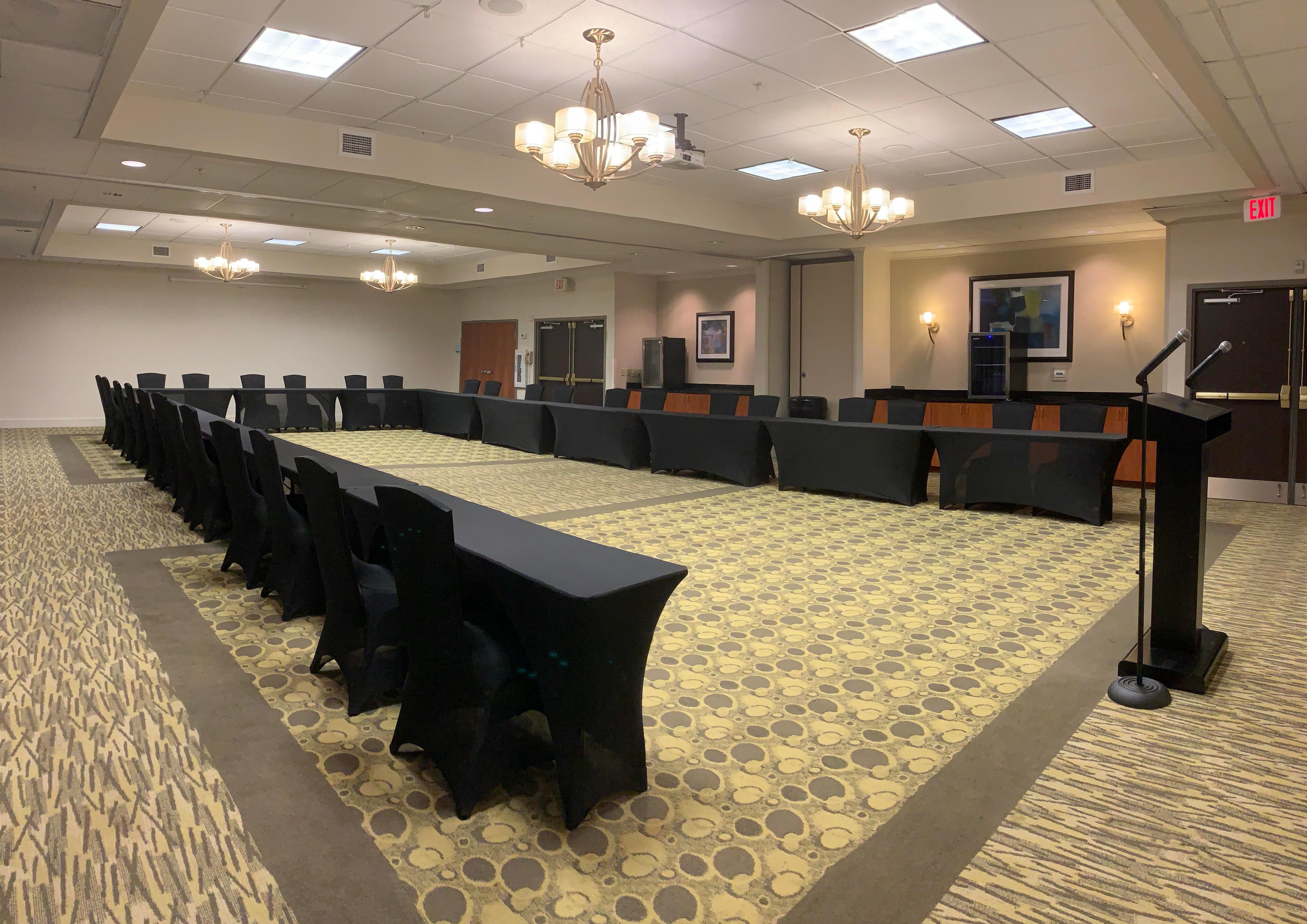 Holiday Inn Express And Suites Tampa I-75 At Bruce B. Downs By Ihg Dış mekan fotoğraf