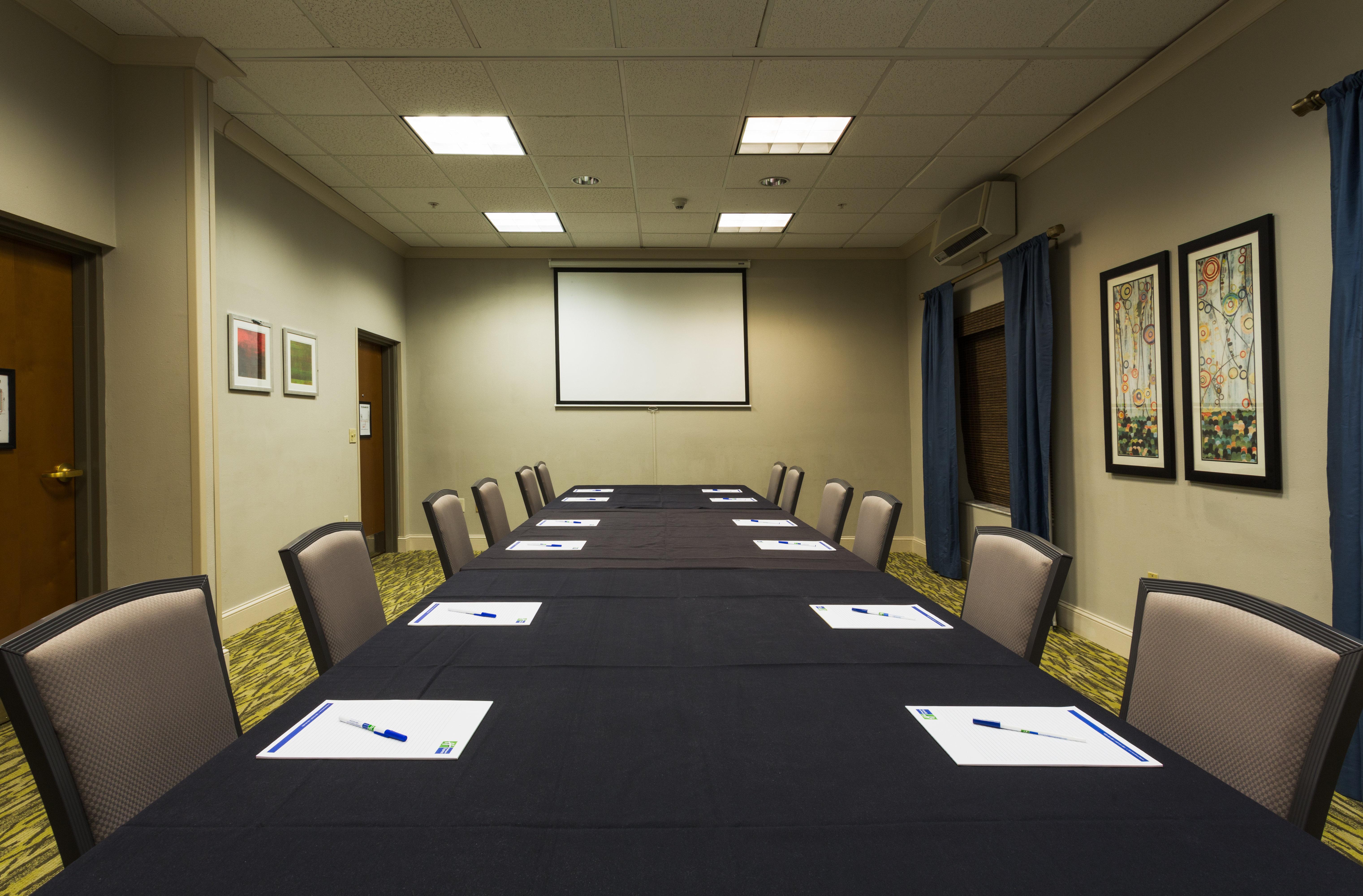 Holiday Inn Express And Suites Tampa I-75 At Bruce B. Downs By Ihg Dış mekan fotoğraf