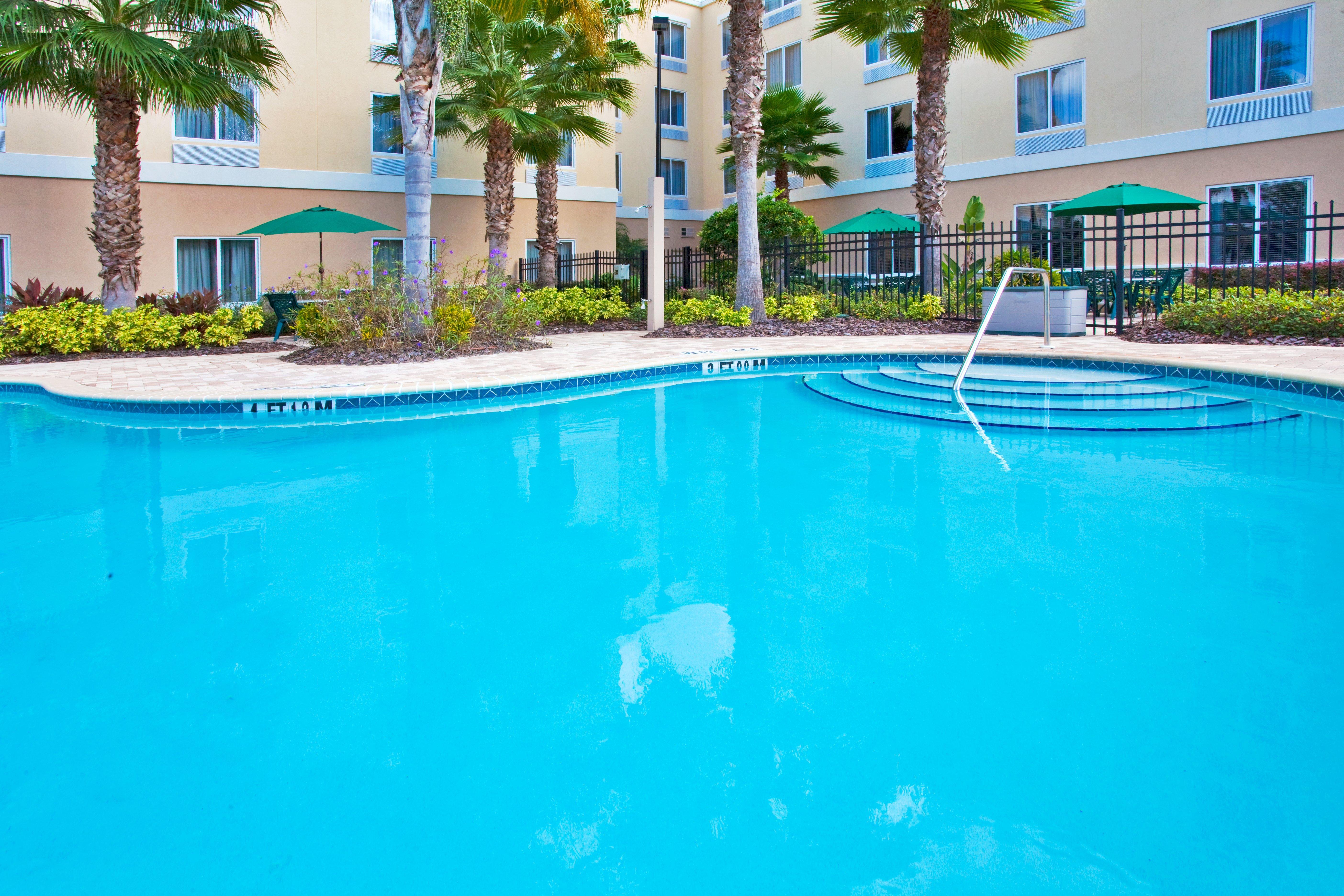 Holiday Inn Express And Suites Tampa I-75 At Bruce B. Downs By Ihg Dış mekan fotoğraf
