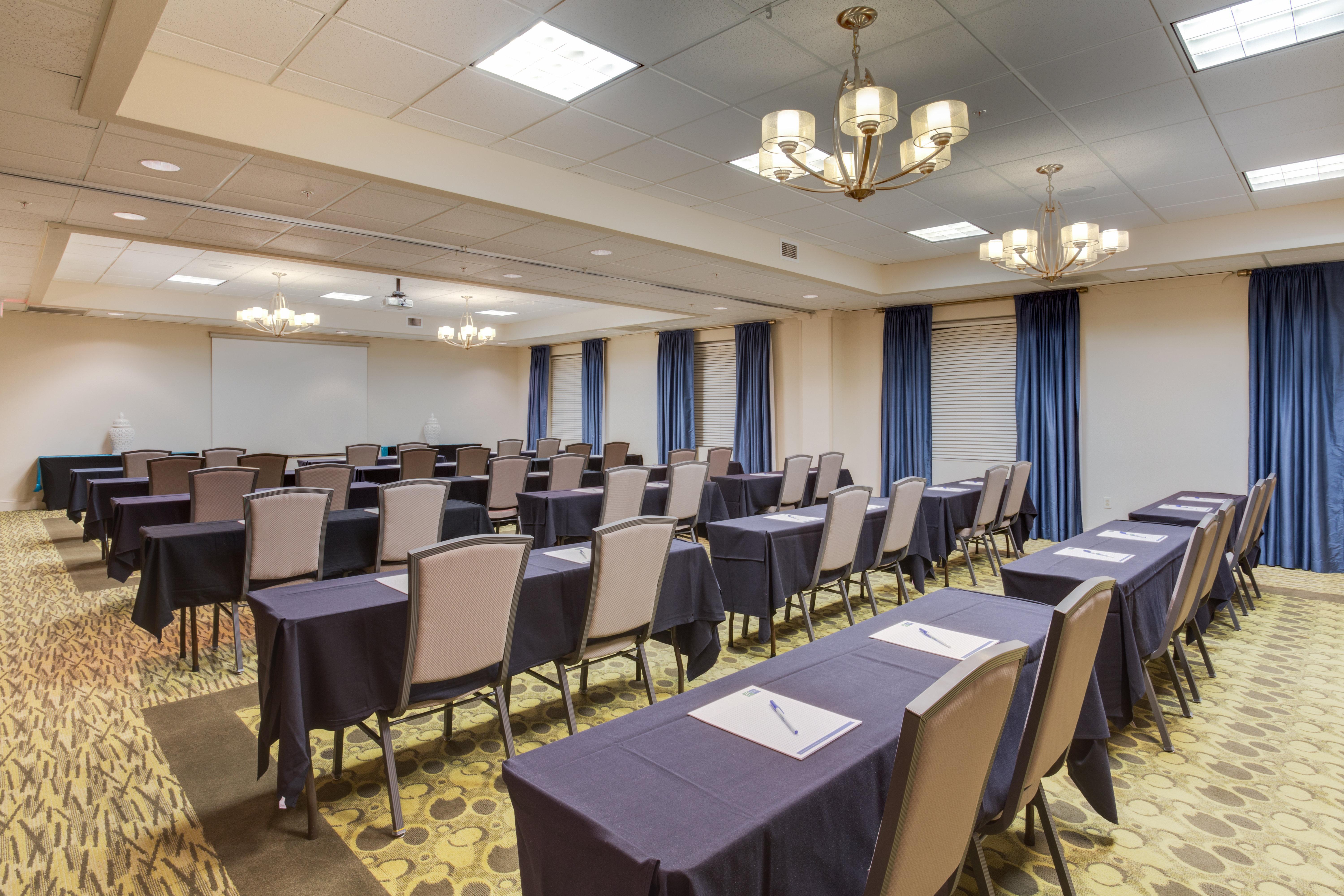 Holiday Inn Express And Suites Tampa I-75 At Bruce B. Downs By Ihg Dış mekan fotoğraf